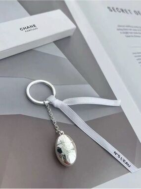 Authentic New CHANEL Key Ring Charm N°5 L’EAU Limited Edition Perfume Novelty